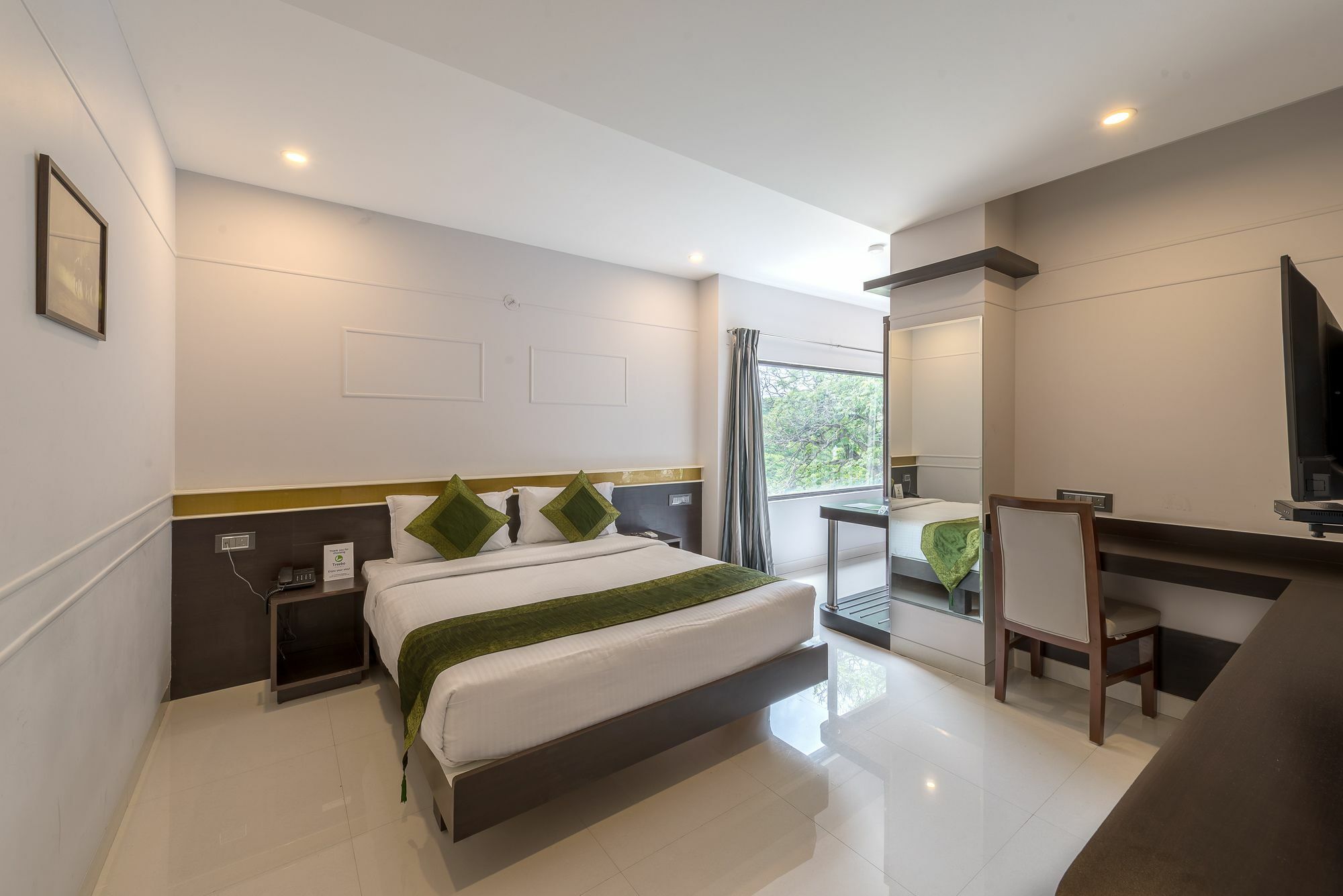 Treebo Raj Premier, Indiranagar Hotel บังกาลอร์ ภายนอก รูปภาพ